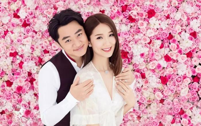 王祖蓝快手再次直播红包雨不断，大方给粉丝看B超图！