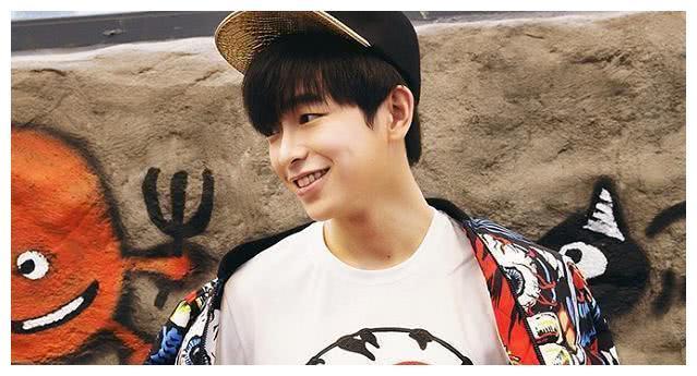 彭昱畅帅气的6张照片,看到第5张,网友:快把哥哥带走!