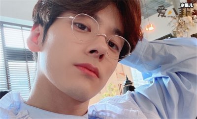 ​魏哲鸣被曝恋情，放弃事业追爱值得吗？