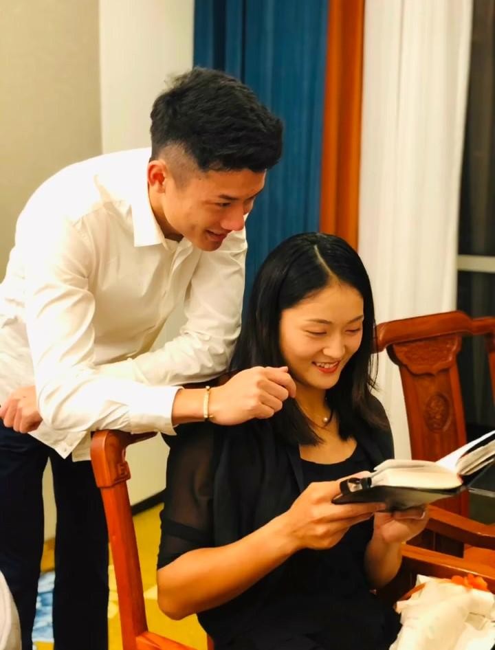 第一个愿望全世界观光(网球金花与富二代老公秀恩爱)