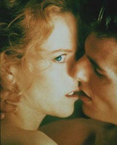 ​汤姆·克鲁斯与第三任妻子离婚，媒体揭露其与贝克汉姆共度一夜传闻