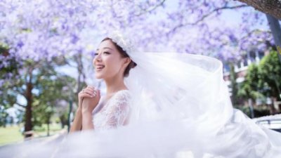 ​邓家佳个人资料简介 邓家佳什么时候结婚的