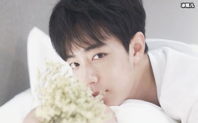 ​王源和肖战两人的关系很微妙，同住一个小区还是从小认识！