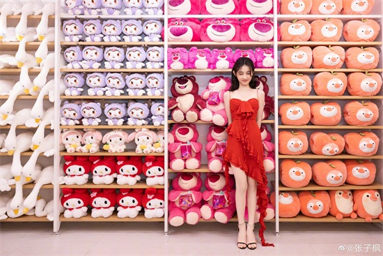 亭亭玉立这句话说的就是张子枫妹妹吧?