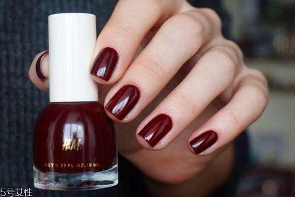 指甲油卸不掉怎么办 4招轻松剥落美甲 指甲油卸不掉怎么办 4招轻松剥落美甲