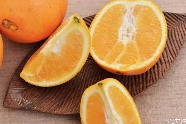 冰糖橙为什么卖不过脐橙 冰糖橙和脐橙哪个甜