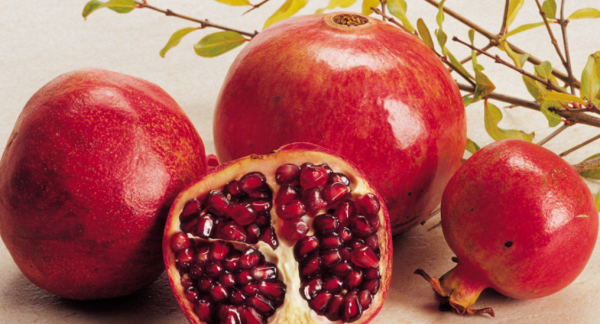 石榴籽的作用与功效，石榴籽的功效与作用及禁忌 