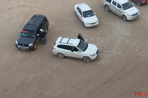 利比亚撤侨事件真实情况(亲历利比亚撤侨小伙)(10)