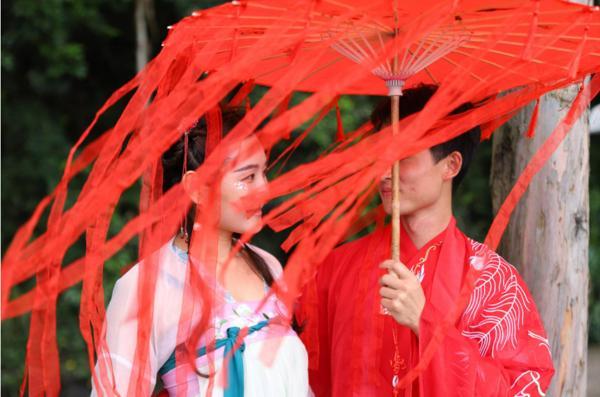 如何优雅地化解和女朋友闹着玩的争吵