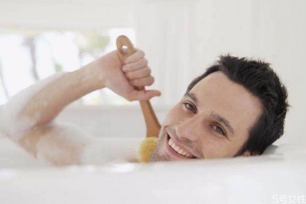 冷水洗澡会发烧吗 冷水洗澡的禁忌 冷水洗澡会发烧吗 冷水洗澡的禁忌