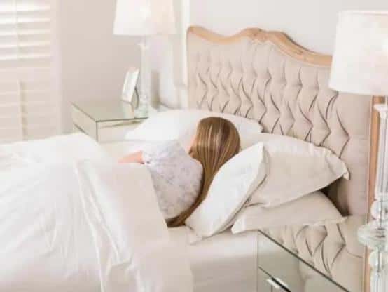 睡觉头朝哪个方向更好-(睡觉朝向哪边最科学)