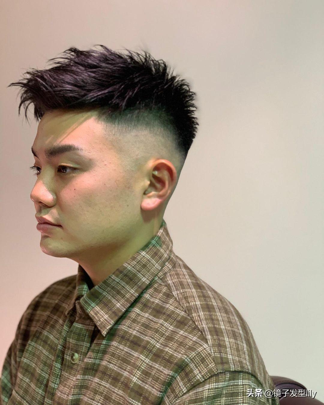 男生比较精神干练帅气的发型(最帅气男士发型15款)(图4) 男生比较精神干练帅气的发型(最帅气男士发型15款)(图4)