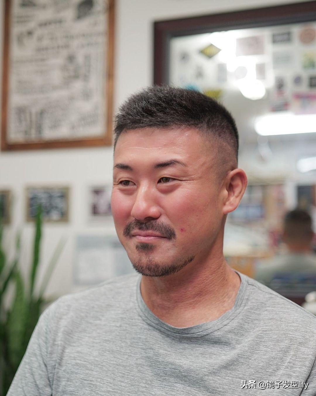 男生比较精神干练帅气的发型(最帅气男士发型15款)(图2) 男生比较精神干练帅气的发型(最帅气男士发型15款)(图2)