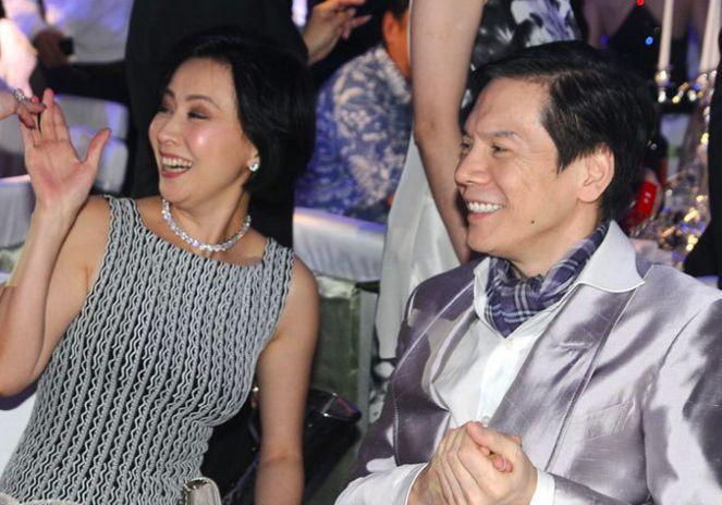 又有女神恋爱了！35岁郭碧婷牵手富二代向佐，这次向太满意吗？