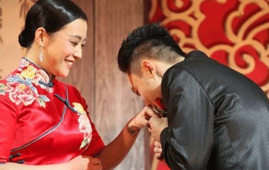 刘烨郝蕾离婚原因真相大白 女方如释重负心情好 离婚声明看出人品