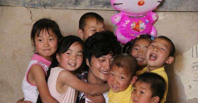 星光大道走红后他抛妻弃子,女儿拒认