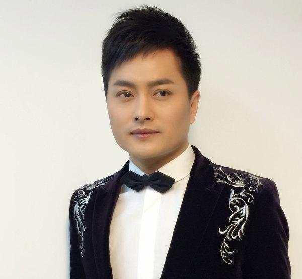 星光大道走红后他抛妻弃子,女儿拒认