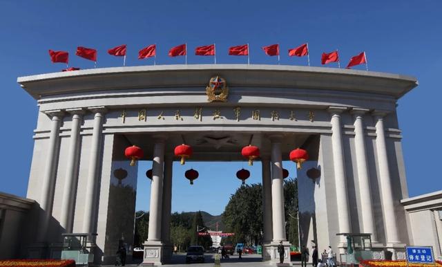 国防大学的校长什么级别？国防大学10位校长中(1)