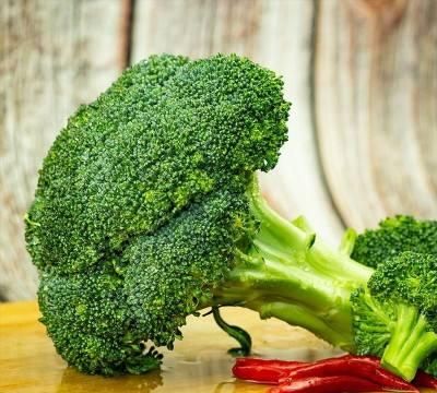 西兰花变黄了还能吃吗,生西蓝花装在塑料袋里一夜变黄了,还能吃吗?图3