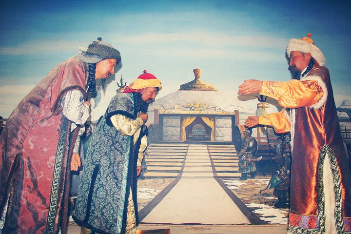 忽必烈和成吉思汗的关系，忽必烈的爸爸是谁 