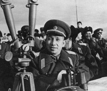 34年红七军团政委乐少华,对粟裕说:你懂什么战术?队伍我说了算