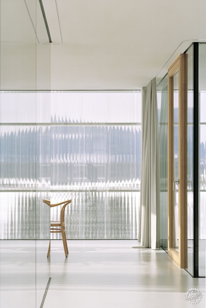 有机玻璃是什么材料（有机玻璃建筑界的新宠材料）