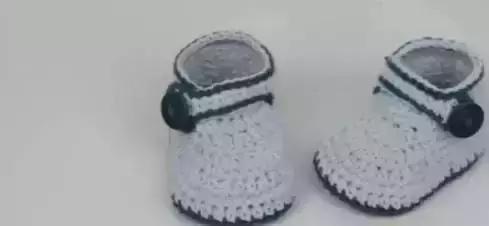 0-1岁婴儿鞋钩编织教程(谁家媳妇这么厉害)(2)