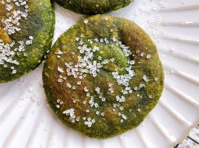 ​艾叶粑粑怎么做简单（做法原来这么简单，外酥里糯，满口清香）