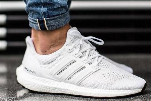 阿迪达斯boost底怎么清洗 轻松应对发黄问题 阿迪达斯boost底怎么清洗 轻松应对发黄问题