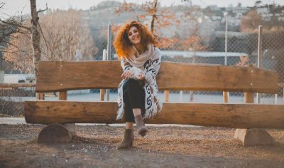 ​女生暗恋一个男生的表现（女生暗恋一个男生要不要表白）