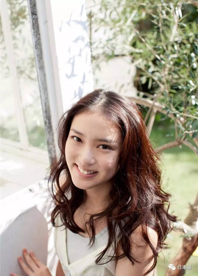 虎牙知名主播你喜欢哪一位呢(俏皮可爱日本网友评选)(8)