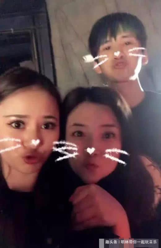 大张伟收晒老婆照片，终于知道大张伟为什么这么喜欢她了