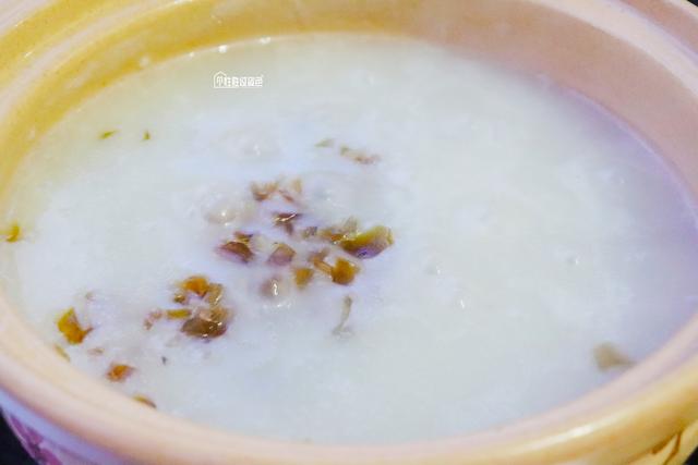 正宗皮蛋瘦肉粥的做法步骤(皮蛋瘦肉粥在家也能做)(8)