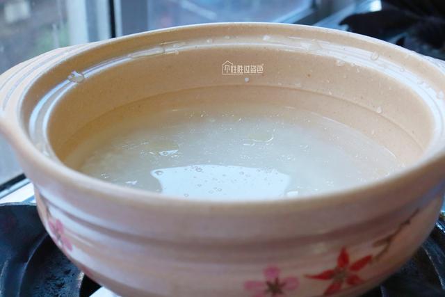 正宗皮蛋瘦肉粥的做法步骤(皮蛋瘦肉粥在家也能做)(6)