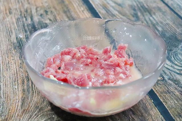 正宗皮蛋瘦肉粥的做法步骤(皮蛋瘦肉粥在家也能做)(5)