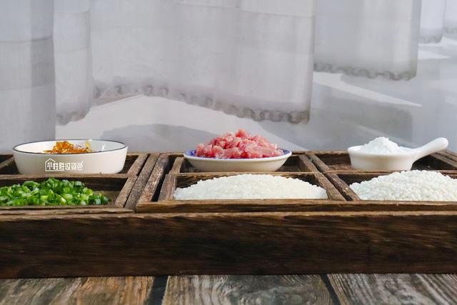 正宗皮蛋瘦肉粥的做法步骤(皮蛋瘦肉粥在家也能做)(3)