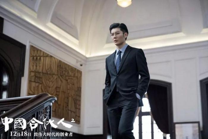 戏内IT大佬,戏外公益达人,90后的王嘉为何资源爆棚?