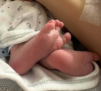 ​恭喜！周润发前妻余安安宣布再度当外婆，大女儿二胎平安生子