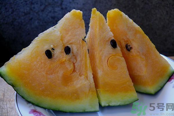 吃西瓜可以丰胸吗 吃西瓜能不能丰胸 吃西瓜可以丰胸吗 吃西瓜能不能丰胸