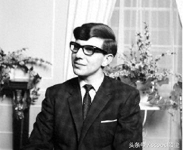 霍金年轻时的罕见照曝光!真的好帅,浑身透着英伦范