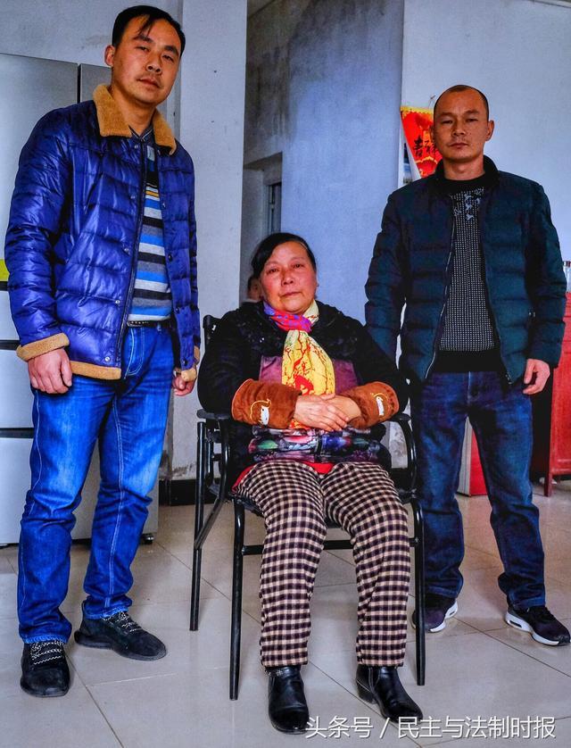 武汉黄陂兄弟追凶十九年：父亲被群殴吊死，警方将案卷弄丢