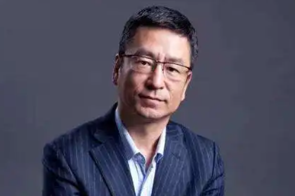 白岩松为什么被央视解雇了:没有被解雇(网络上的谣言)