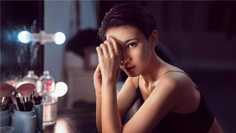 不说话但眼神对视是什么意思 不说话但眼神对视是暧昧吗?