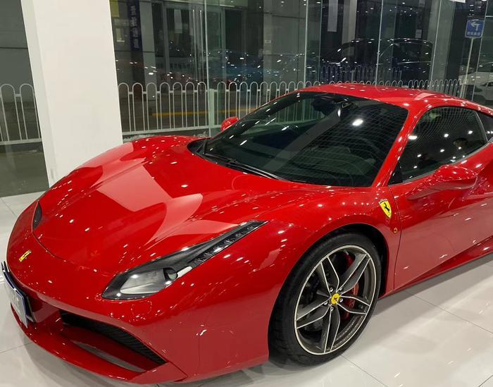 女网红王瑞儿入手法拉利488,网红这么赚钱么?