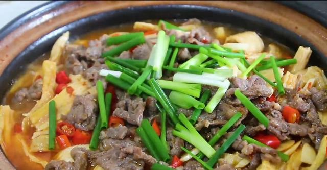 腐竹怎么做好吃最简单的方法(大厨教你腐竹最好吃的做法)(1)