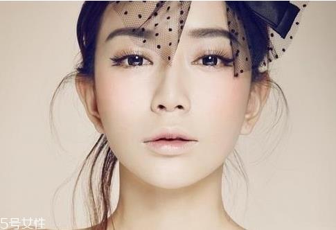 唇纹怎么去除？淡化唇纹的唇膏推荐