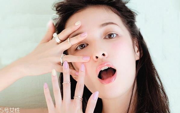 唇纹怎么去除？淡化唇纹的唇膏推荐