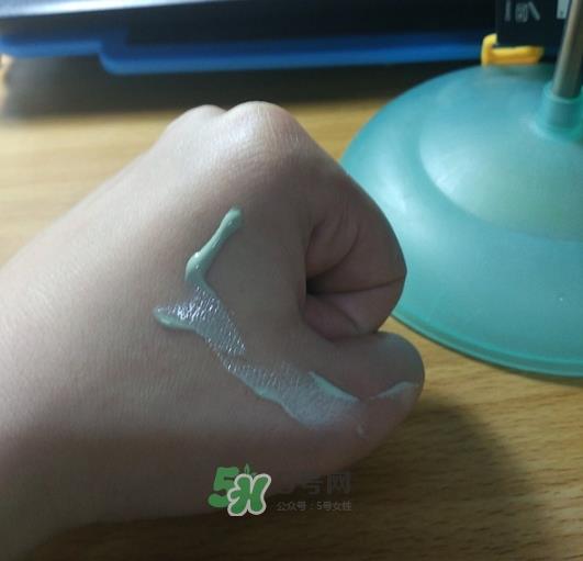 Make up forever浮生若梦隔离霜怎么样？浮生若梦隔离好用吗？