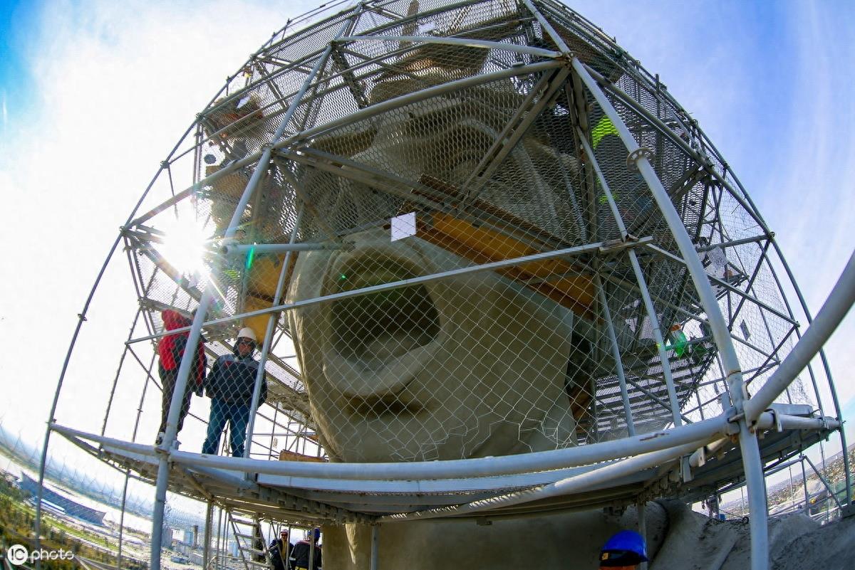 俄“祖国母亲在召唤”雕像修复进行中 预计花费近7千万人民币