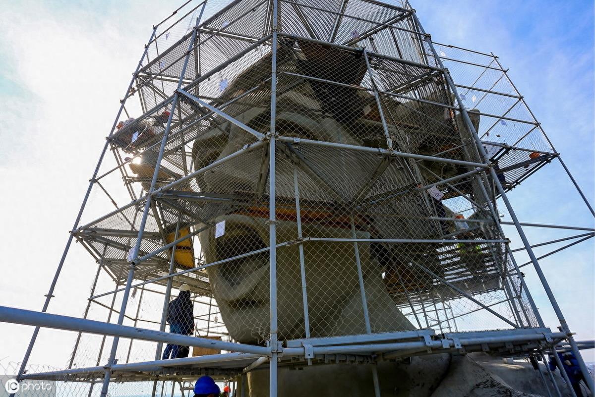 俄“祖国母亲在召唤”雕像修复进行中 预计花费近7千万人民币